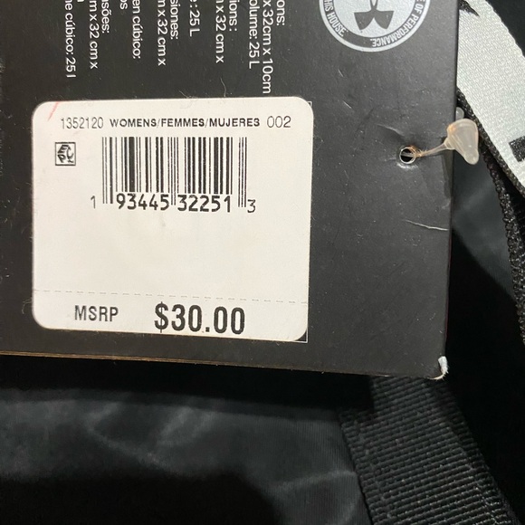 NWT! Under Armour Duffle Bag Black and White PERFECT for gym or over night trips - Picture 13 of 13